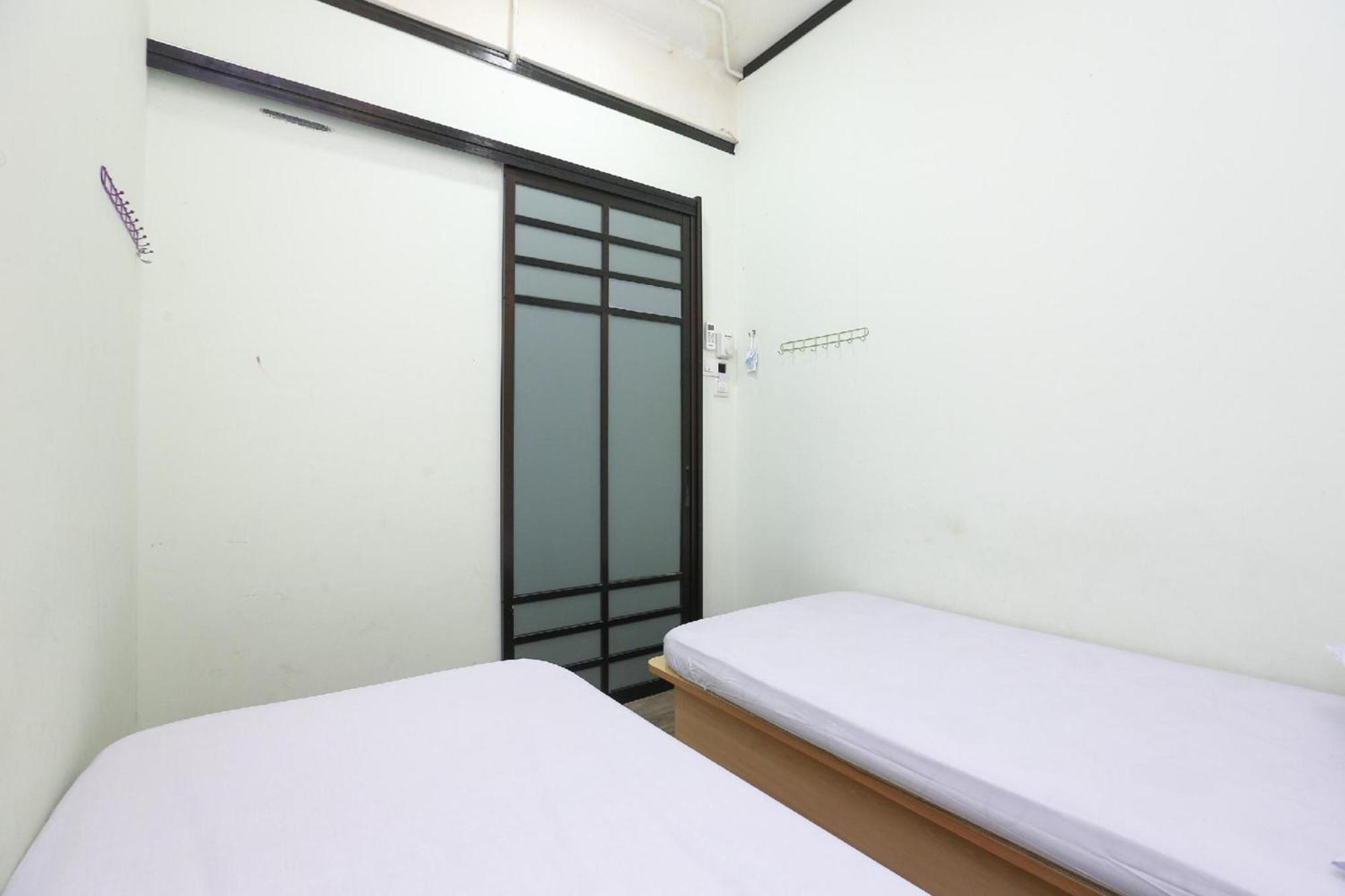 Spot On 90587 The Space Inn Kuala Terengganu Exteriör bild