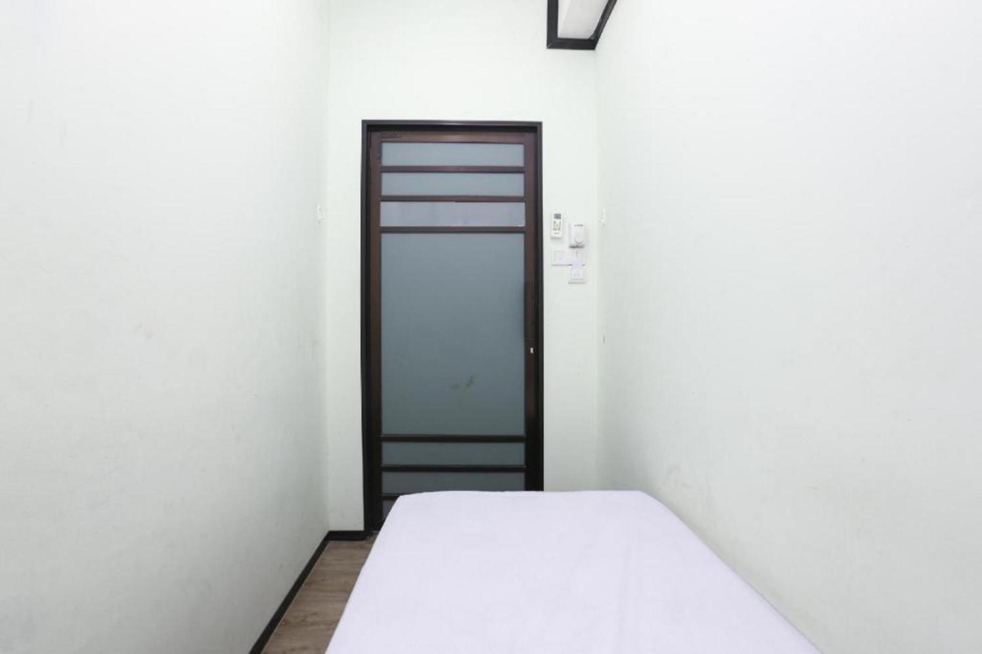 Spot On 90587 The Space Inn Kuala Terengganu Exteriör bild