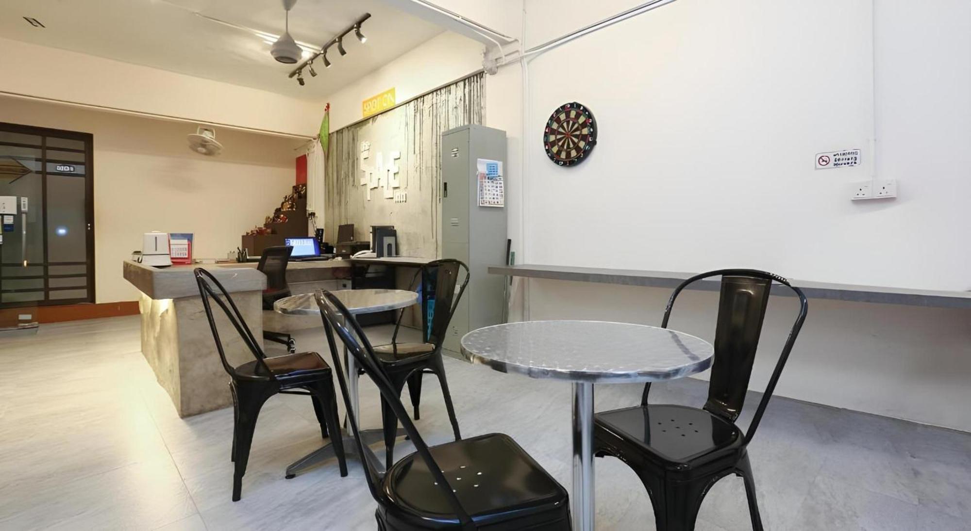 Spot On 90587 The Space Inn Kuala Terengganu Exteriör bild
