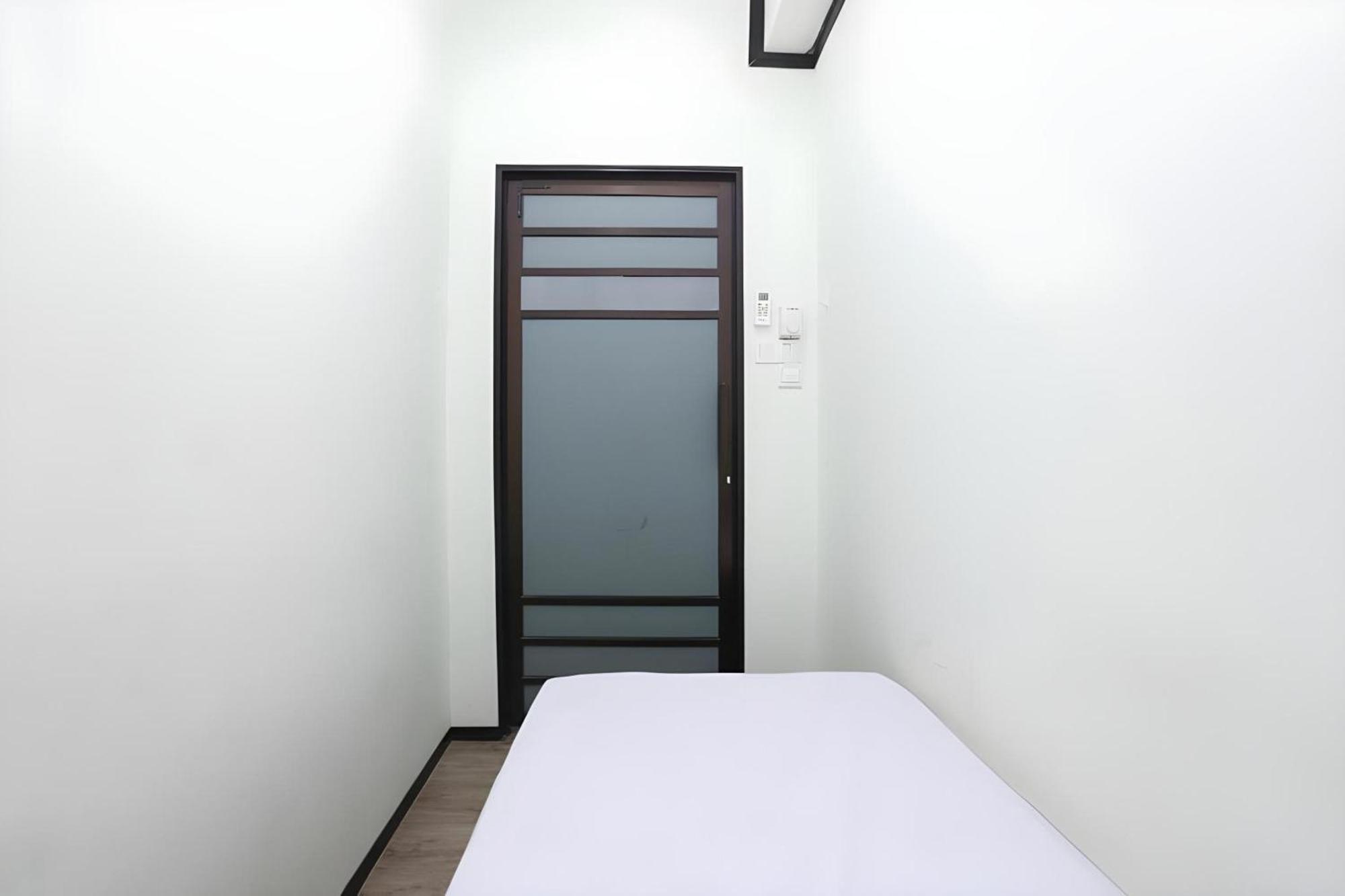 Spot On 90587 The Space Inn Kuala Terengganu Exteriör bild
