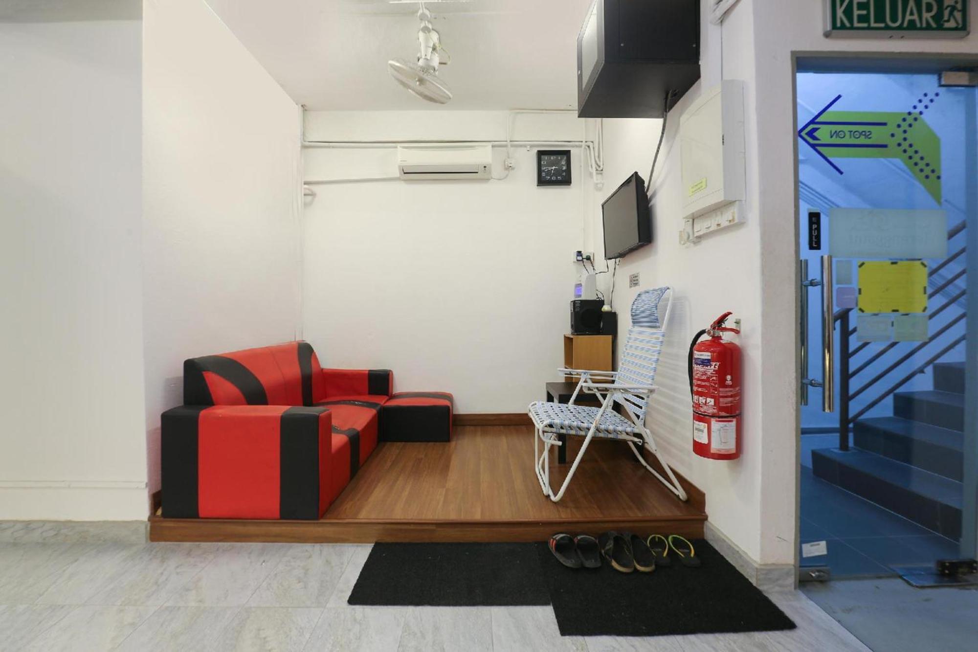 Spot On 90587 The Space Inn Kuala Terengganu Exteriör bild